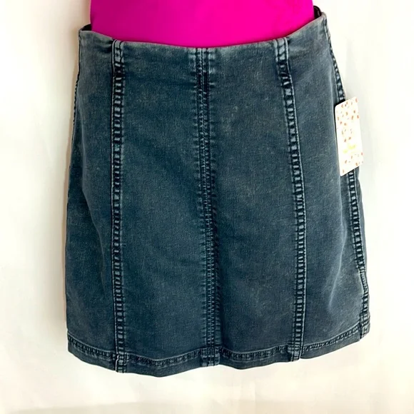 Free People - Denim Mini Skirt - Body Hugging Silhouette - Woman’s Size: 6 and 8 - Picture 4 of 12